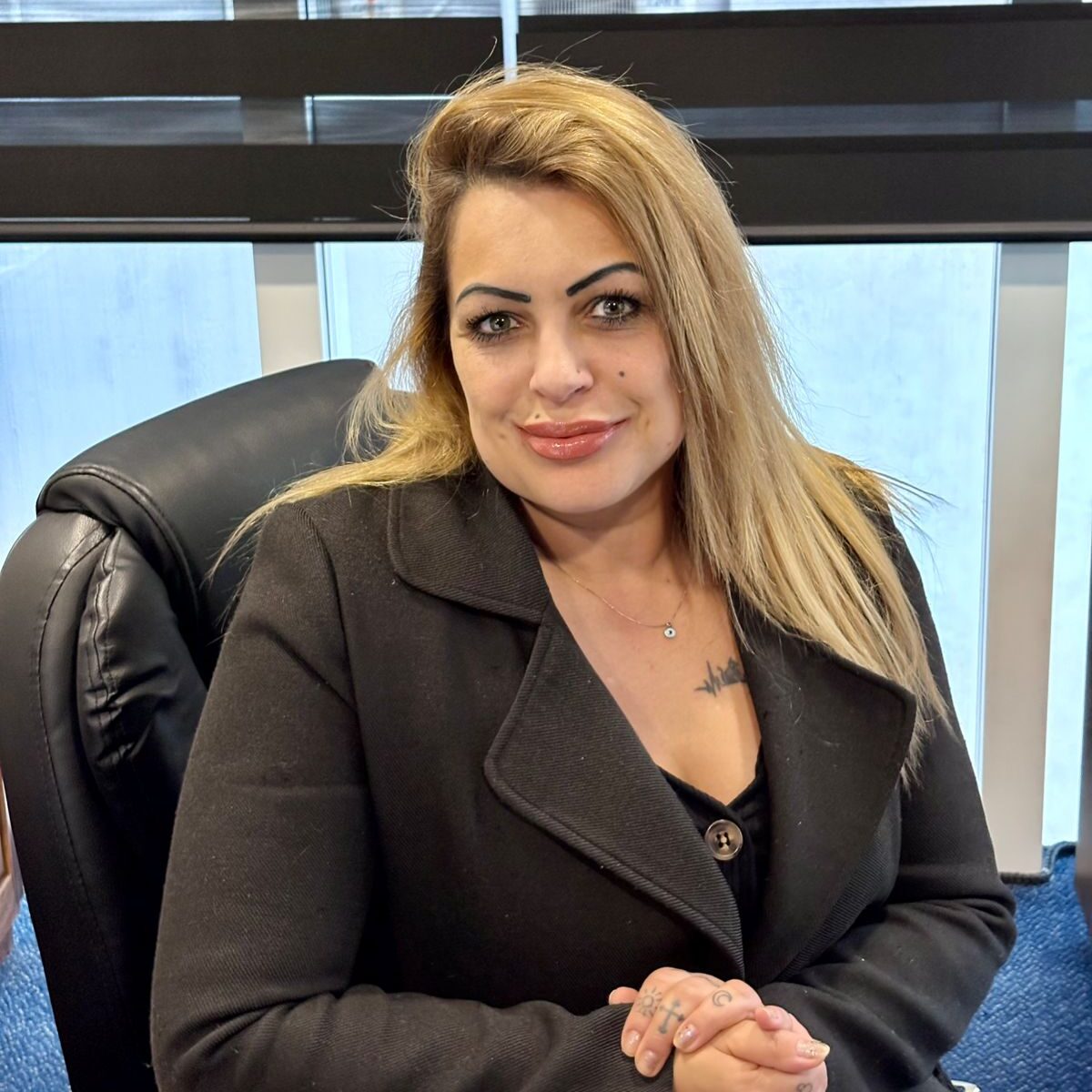 Monique - Recepcionista. Graduanda em Administração Pública pela faculdade Uniasselvi.